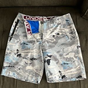 UA golf shorts